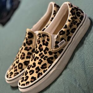 Cheetah print slip on Vans - unisex Men’s 6 Women’s 7.5